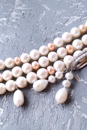 Робота Браслет та срібні сережки з натуральних перлів