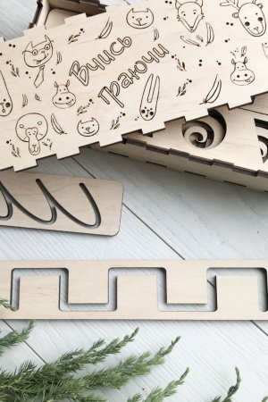 Работа Набор трафаретов из дерева для творчества и раннего развития