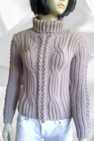 Работа Свитер классический Женский свитер с аранами под горло