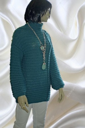 Работа Женский свитер крупной вязки оверсайз