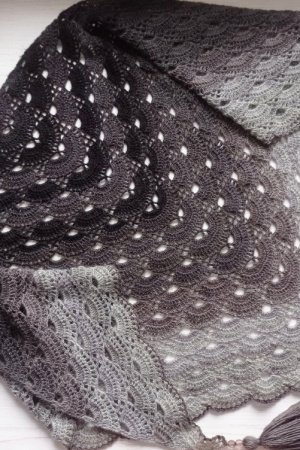 Робота Бактус-шаль 50 відтінків сірого