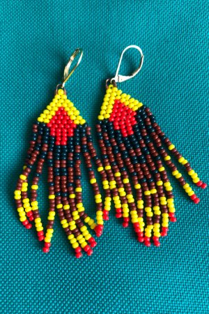 Робота Сережки з бісеру у стилі бохо