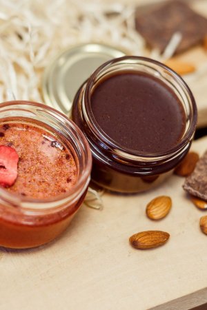 Работа Набор шоколадный и клубничный крем мед с нашей пасеки.  