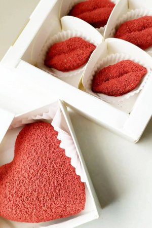 Робота Подарунки з натурального шоколаду на меду!