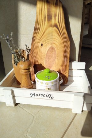 Работа Ящик для кухонных принадлежностей, дощечек и др.