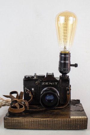 Работа Лампа Pride & Joy с фотоаппаратом с фигурами Лихтенберга