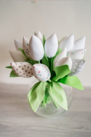 Работа ТЕКСТИЛЬНЫЕ ТЮЛЬПАНЫ (Белые)