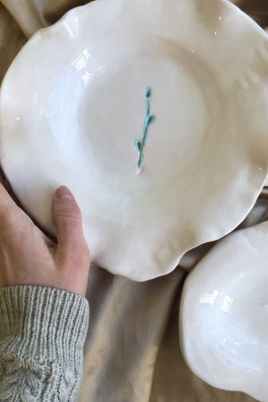 Работа Тарелки керамические БОЛЬШАЯ "White swan"