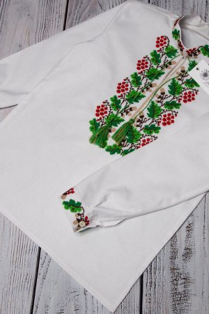 Работа Вышиванка для мальчика Дуб Калина