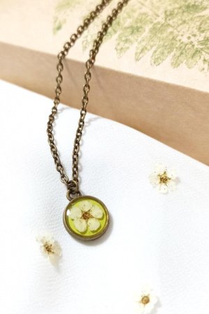 Робота Двосторонній кулон з квіткою суниці