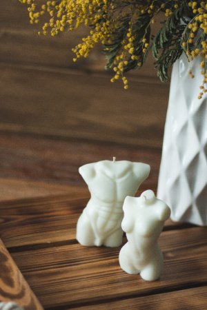 Робота Чоловіче та жіноче тіло | Соєва свічка 100%