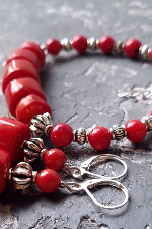 Работа Комплект из натуральных кораллов браслет и серьги № 307