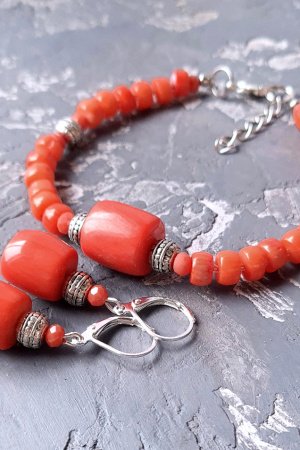 Робота Браслет та сережки з натуральними великими коралами