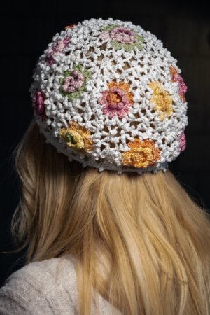 Работа Летний берет Розочки классика