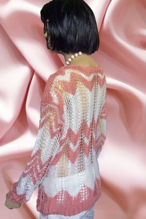 Робота ; Жіночий джемпер Міссоні з намистом