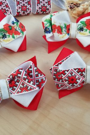 Робота Бантики під вишиванку 