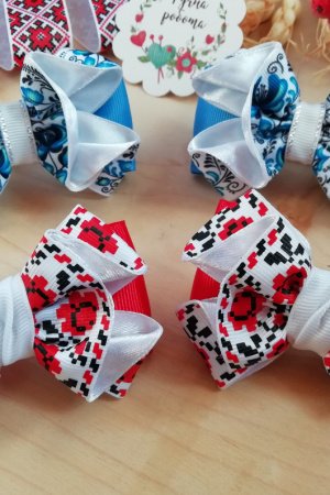 Робота Гарненькі бантики під вишиванку 