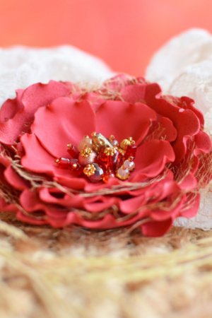 Работа Цветок брошь красная, красная заколка, подарок