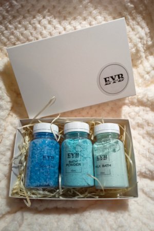 Работа Набор средств для ванны "Moschino Funny"