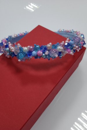 Работа Ободок для волос с камнями и бусинами ,,Нежность"