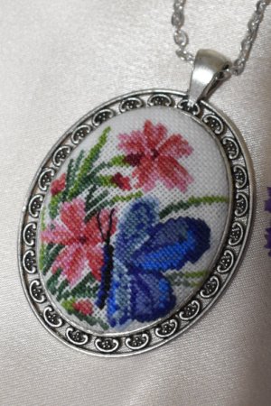 Робота Кулон з мікровишівкой "Дністровські схили"