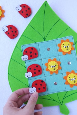 Работа Развивающая игра крестики-нолики из фетра,дидактические игры