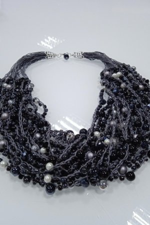 Робота Намисто,, Графітовий шик", буси до сукні