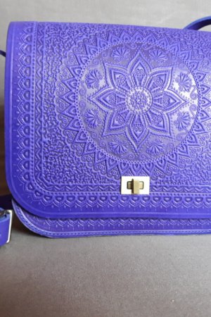 Работа Кожаные женские сумки "СОЛНЦЕ КАРПАТЫ" УЛЬТРАСИНИЙ