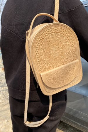 Работа РЮКЗАК из натуральной кожи "ТАЛИСМАН" ПУДРА