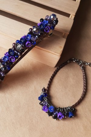Работа Фиолетовые заколка автомат и браслет с цветами