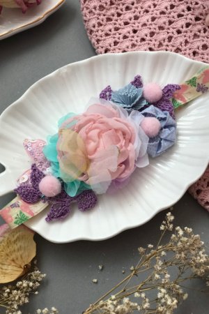 Робота Повязка весна з трояндою та метеликом.