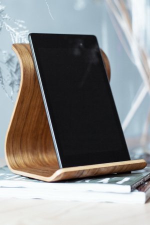 Работа Деревянная подставка для планшета • Sign • Daniellia