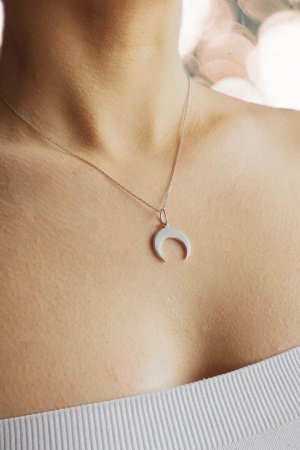 Робота лунницах глянцева