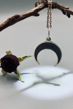 Работа Лунница "Темная сторона"