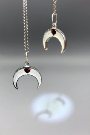 Робота Лунницах "Гранатовое серце"