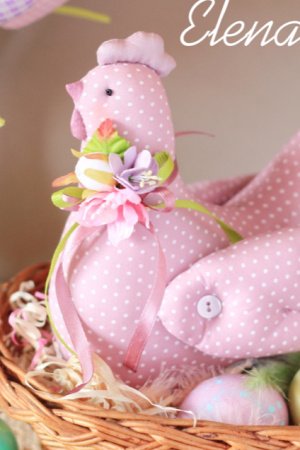 Работа Пасхальная курочка Рожера в крапинку