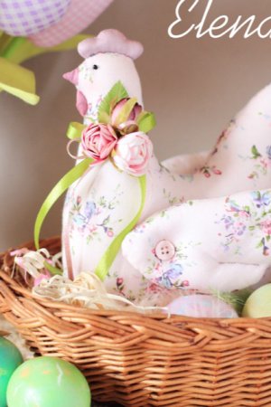 Робота Курочка великодня ніжно-рожева