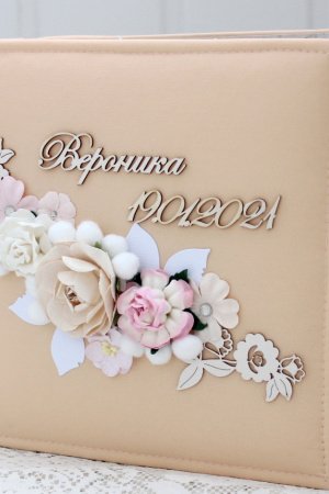 Работа Скрапбукинг альбом для новорожденной девочки на год