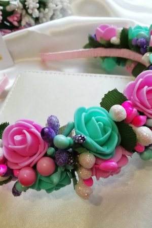 Робота Обруч (обідок) із трояндами з фоамірану 