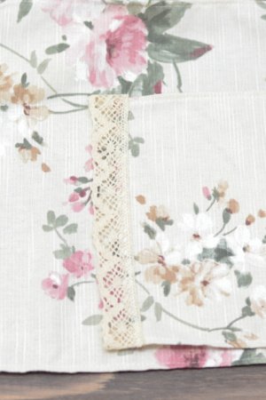 Работа Салфетка на корзину с кружевом 51*33см. розовые цветы