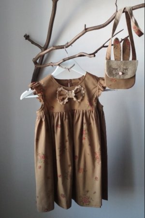 Робота Сукня з бантом з сумочкою зайчиком для дівчинки