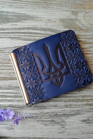 Работа Кошелек зажим для денег с тиснением "Тризуб  вышиванка" кожа