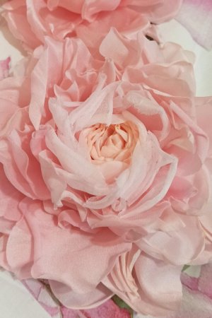 Робота Шовкова троянда "Ангел"