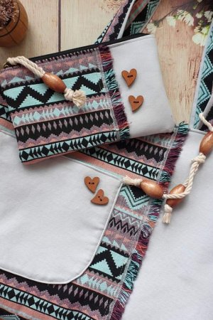 Работа Сумка и косметичка из гобелена