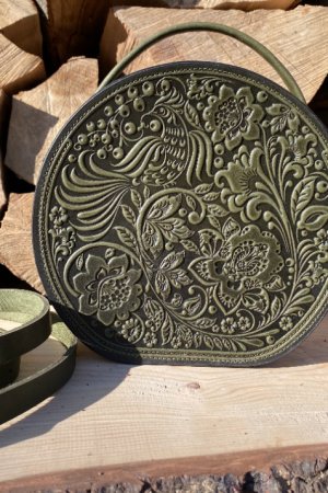 Робота Оливкова жіноча шкіряна сумка " Жайворонок" кругла, 