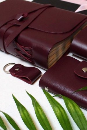 Работа Бордовый набор кожаных аксессуаров для женщин