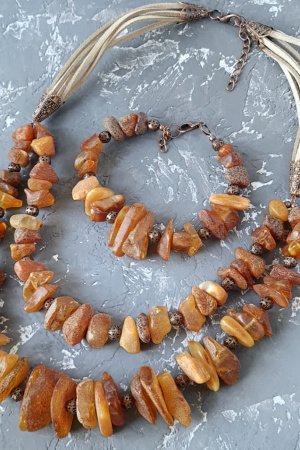 Работа Комплект из натурального янтаря бусы и браслет