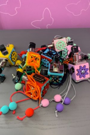 Робота Бізікубик, бизикубик