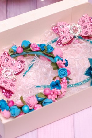 Работа Набор украшений в подарочной упаковке розово-бирюзовый