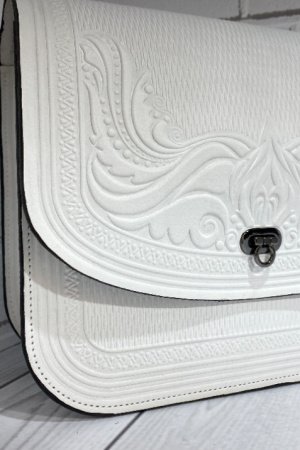 Робота Шкіряна сумка  ручної роботи, через плече "Камея", біла